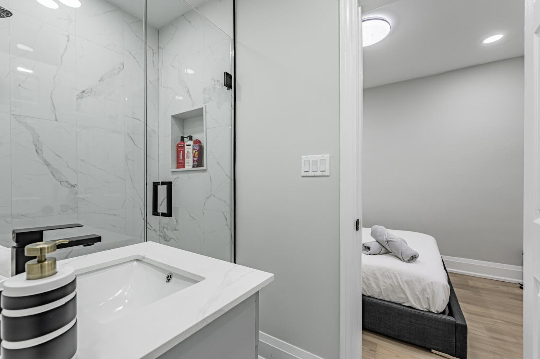 Victoria Park Suite Toronto Extérieur photo